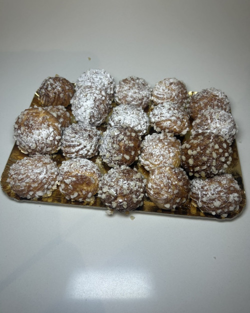 20 chouquettes crème diplomate